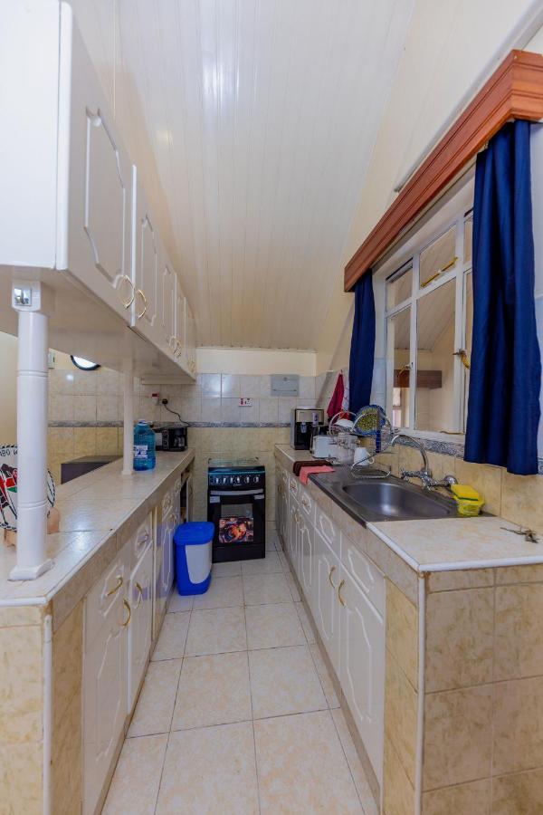 Cosy And Accessible 1br Penthouse With Terrace * Nairobi